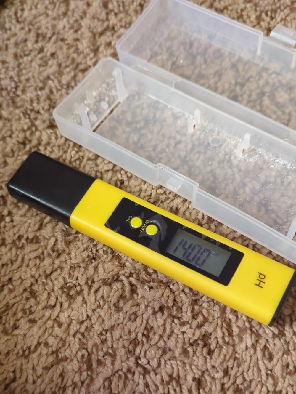 Digital pH Meter Tester in Yellow and Black - Picture 2 of 10
